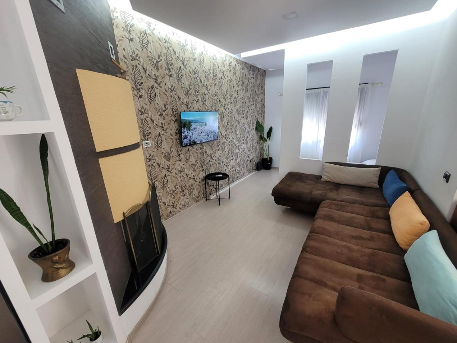 Apartament An With Fireplace Tirana